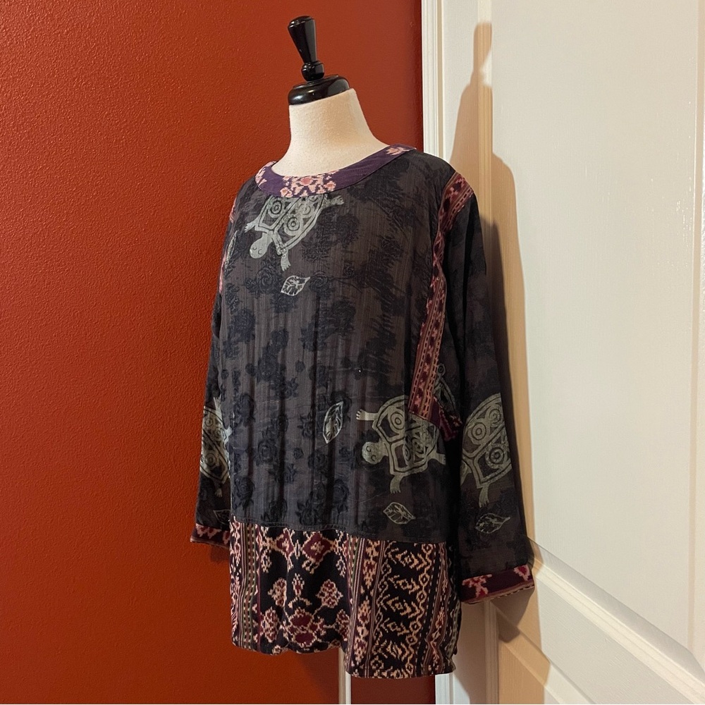 Kusnadi Women’s Black Rayon Batik Art To Wear Abstract Bohemian Tunic Top